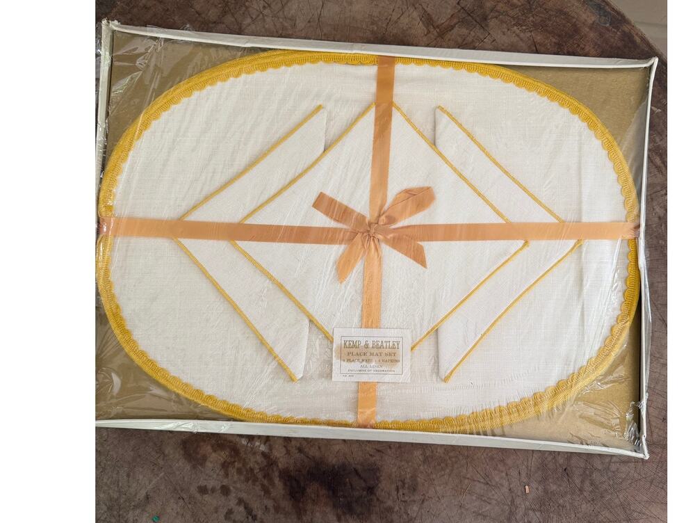 Vtg NIP Kemp & Beatley All Linen Oval Placemats Napkins Set 8 Pc Yellow Trim NOS